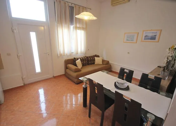 Family Mirela Borik Apartment Zadar